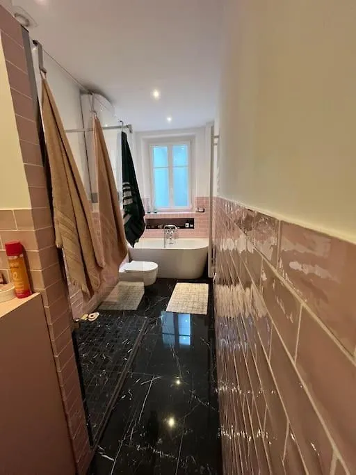 Apartment Calm In Great Location Paris